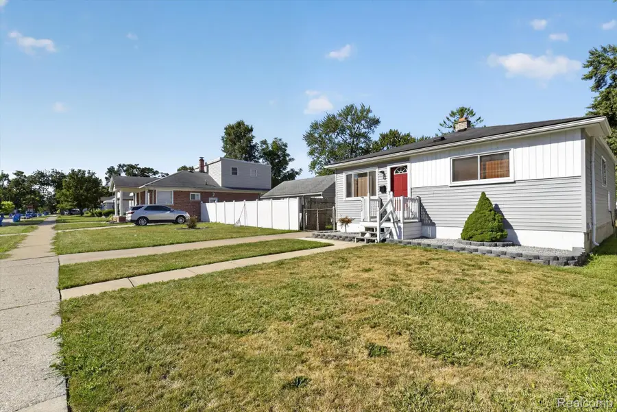 4672 Edgewood Street, Dearborn Heights, MI 48125 - #3