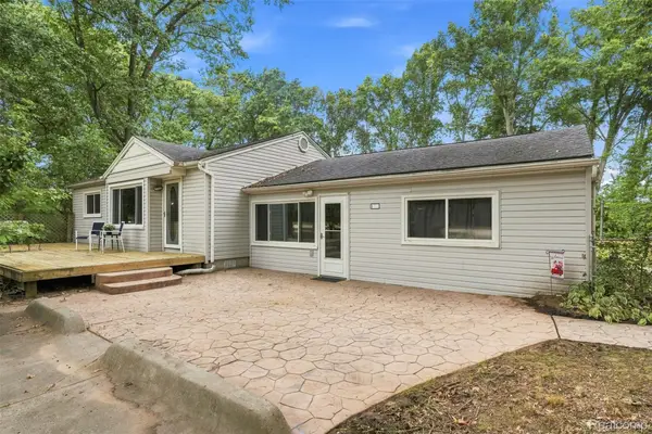 23366 Superior Parkway, Taylor, MI 48180
