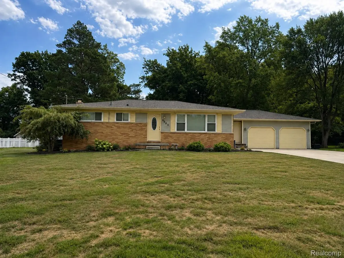 5060 Tahquamenon Trail, Flushing, MI 48433 - #1