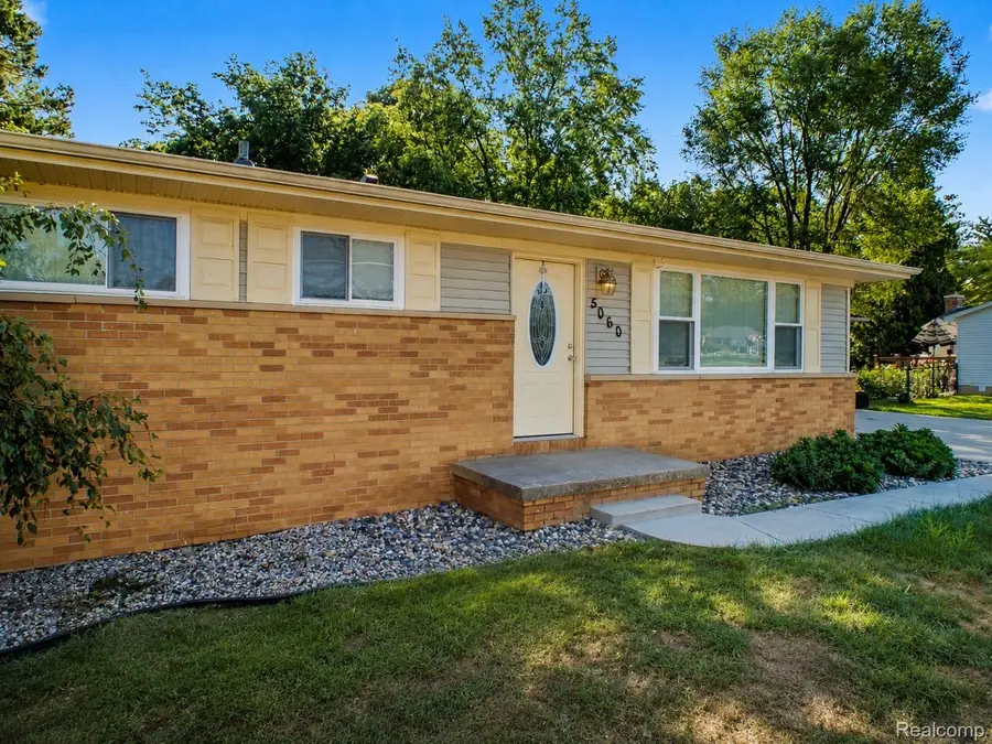 5060 Tahquamenon Trail, Flushing, MI 48433 - #2