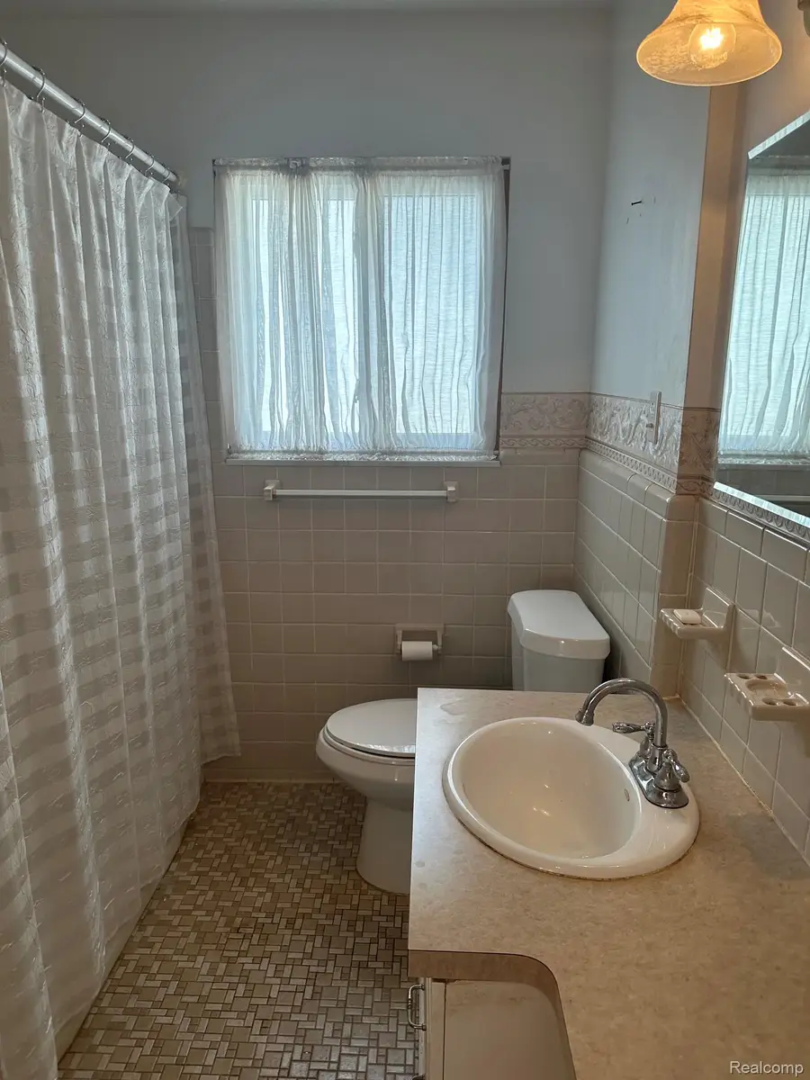 22321 Nona Street, Dearborn, MI 48124 - #2