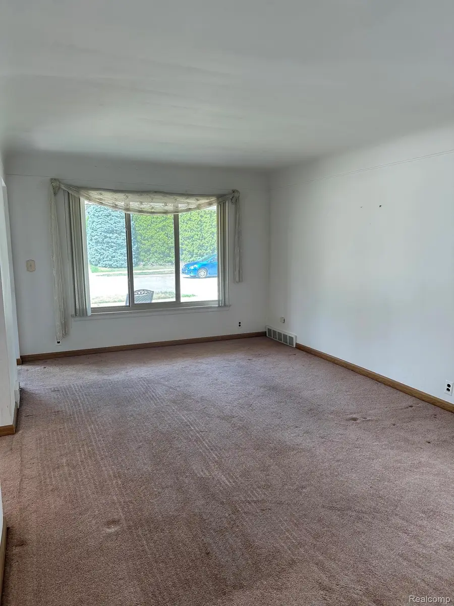 22321 Nona Street, Dearborn, MI 48124 - #3