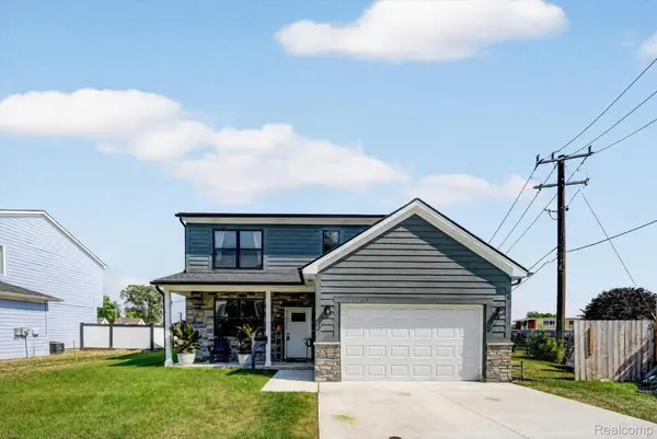 25760 Groveland Street, Roseville, MI 48066