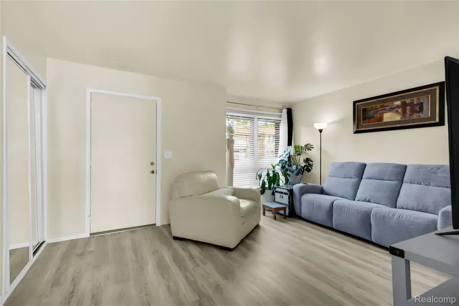 20937 Sherman Avenue, Southfield, MI 48033 - #3