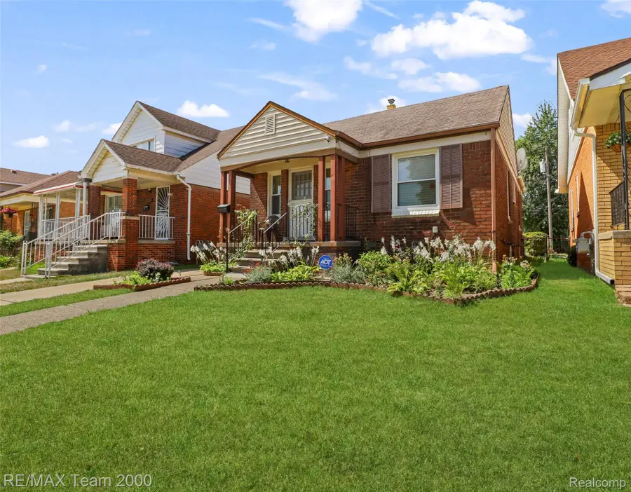 6847 Middlepointe Street, Dearborn, MI 48126 - #2