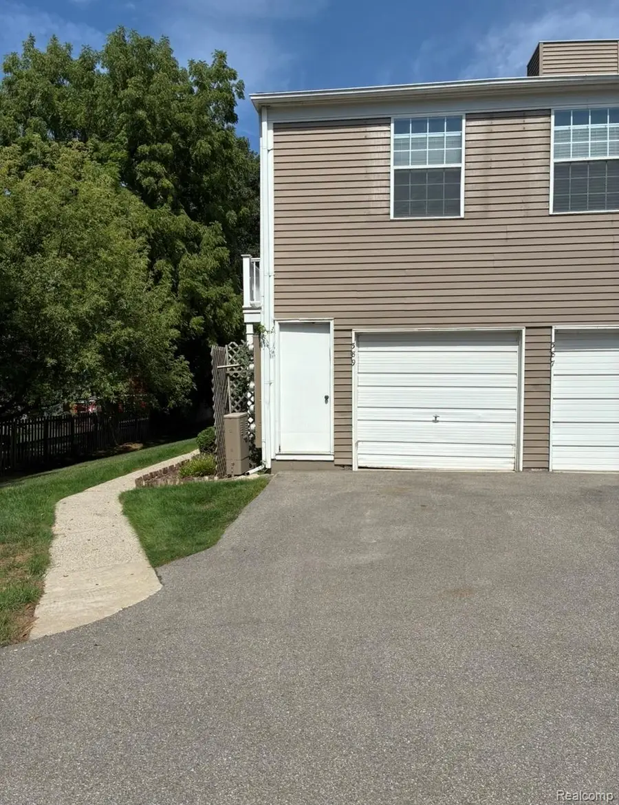389 Neptune Drive #208, Walled Lake, MI 48390 - #2