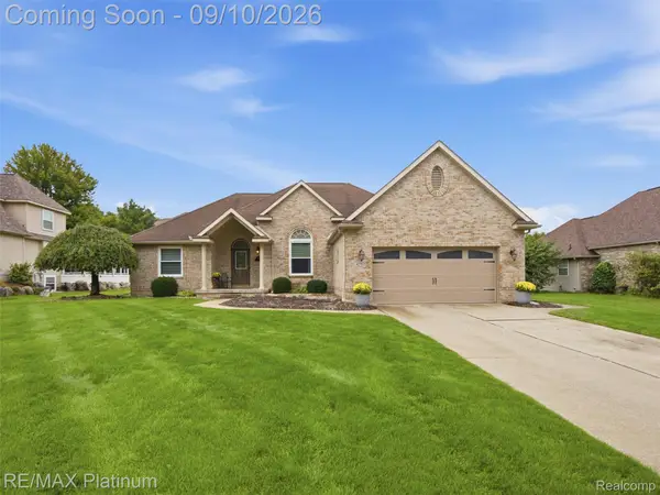 4275 Oak Tree Court, Fenton, MI 48430