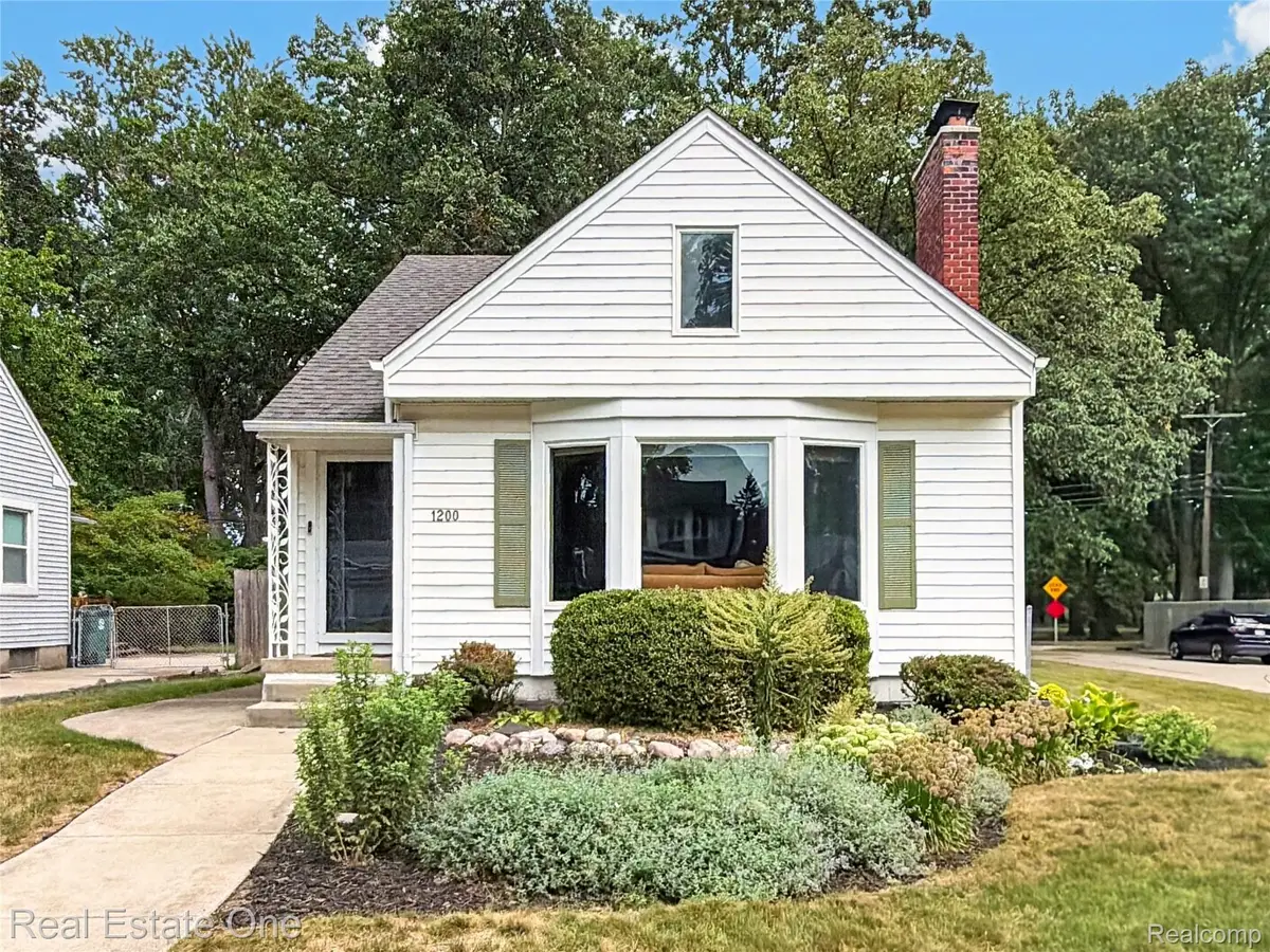 1200 N Vermont Avenue, Royal Oak, MI 48067 - #1