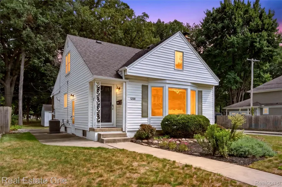 1200 N Vermont Avenue, Royal Oak, MI 48067 - #2
