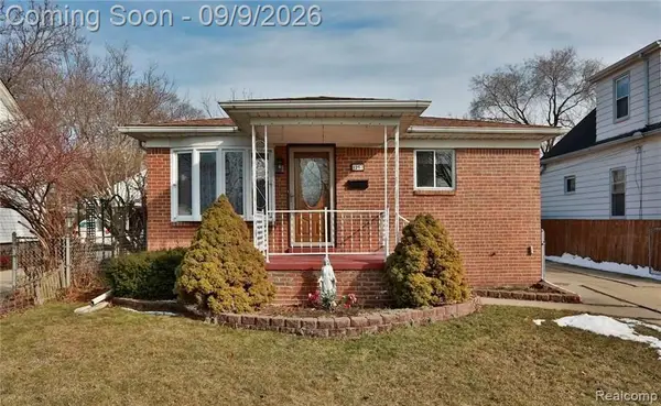 1257 Lindbergh Street, Wyandotte, MI 48192
