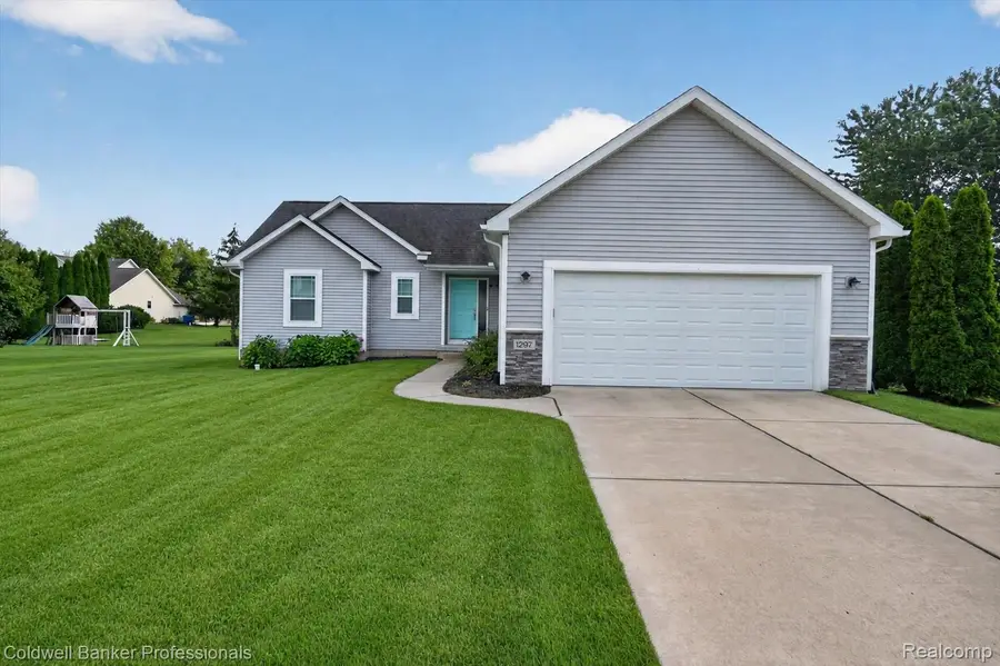 1297 Rosalie Drive, Fenton, MI 48430 - #2
