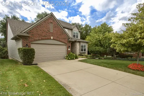 1218 Wind Chime Drive #50, Waterford, MI 48327