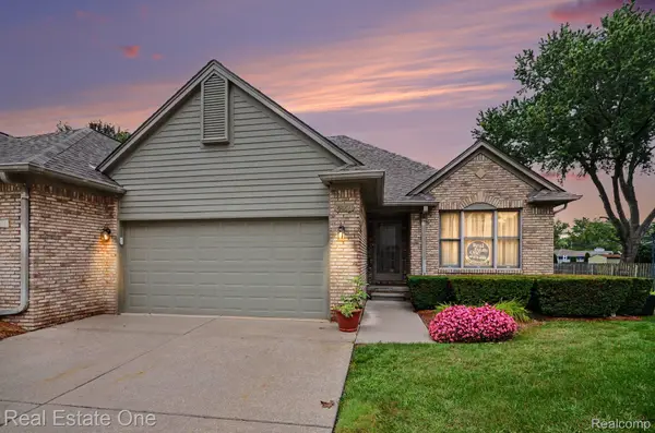 4469 Firethorn Court #16, Warren, MI 48092