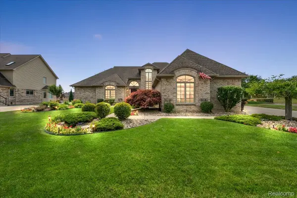3216 Lake Forest Drive, SterlingHeights, MI 48314