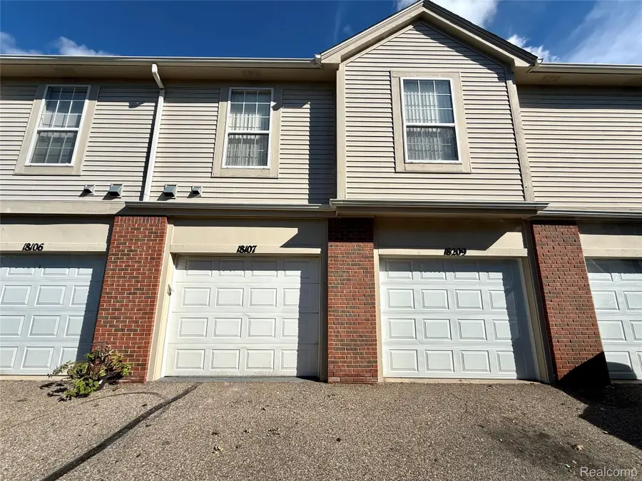 18107 Chesapeake Circle, Commerce, MI 48390 - #2