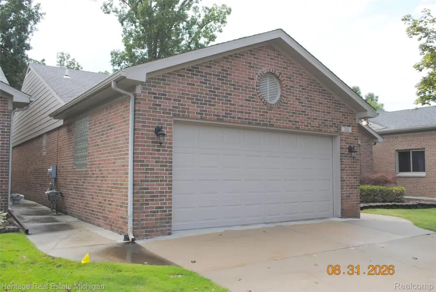 380 Walnut Drive, South Lyon, MI 48178 - #3