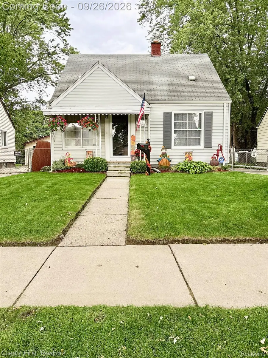 24620 Andover Drive, Dearborn Heights, MI 48125 - #2