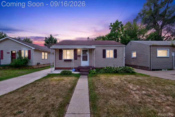 12452 Sidonie Avenue E, Warren, MI 48089