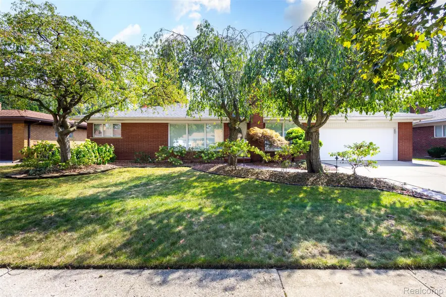 15703 Pleasant Avenue, Allen Park, MI 48101 - #2
