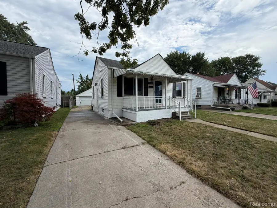 25324 Culver Street, Saint Clair Shores, MI 48081 - #3