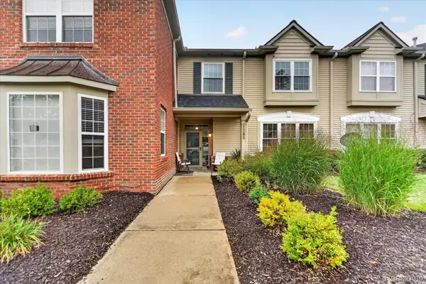 4285 S Hampton Ridge Boulevard E #141, Howell, MI 48843