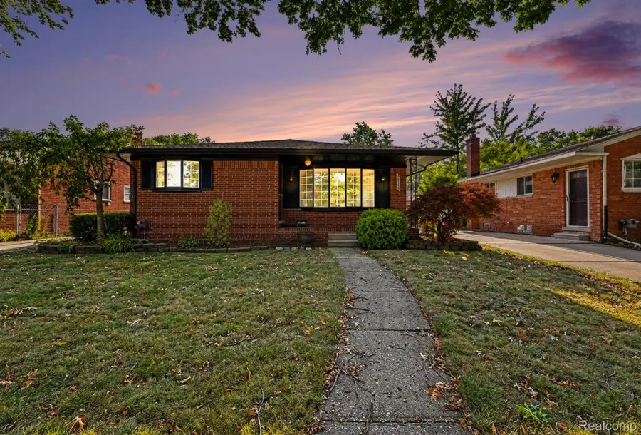 24508 Ursuline Street, Saint Clair Shores, MI 48080 - #2