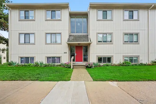 1683 Riverside Drive #2, RochesterHills, MI 48309