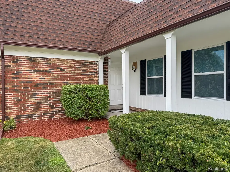 2863 Continental Drive, Troy, MI 48083 - #2