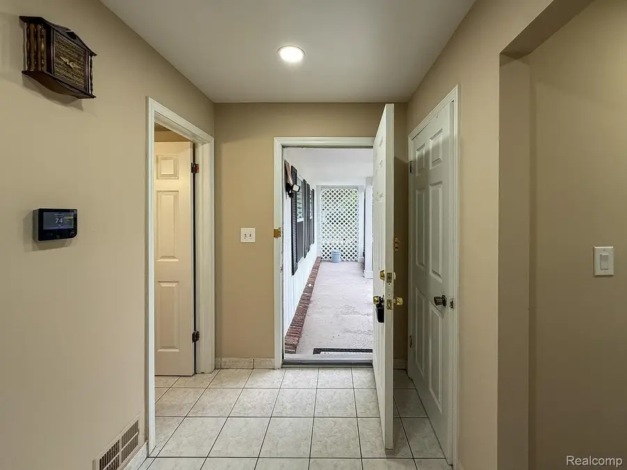 2863 Continental Drive, Troy, MI 48083 - #3