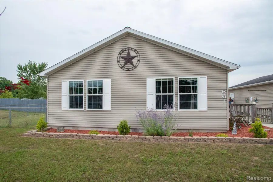 661 Locust Street, Howard City, MI 49329 - #2