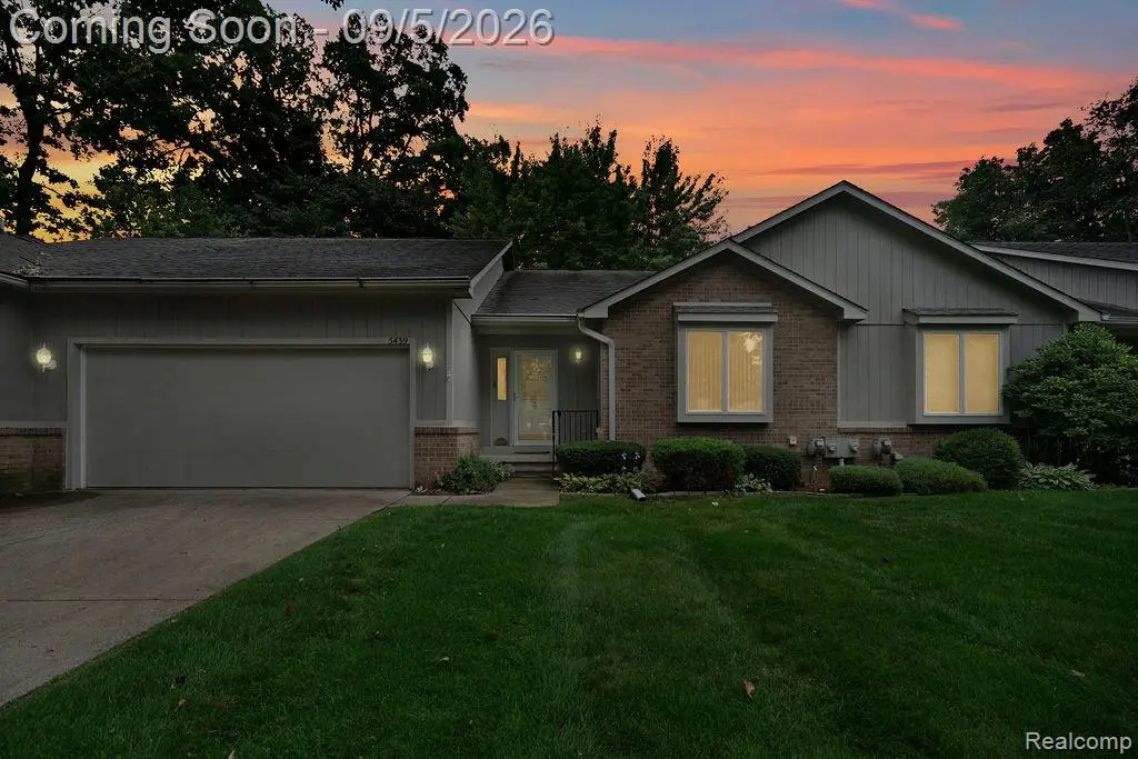 5439 Hickory Circle, Flushing, MI 48433 - #1