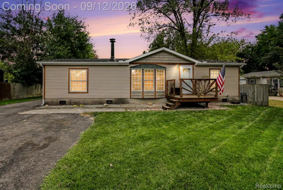 5836 Iroquois Drive, Howell, MI 48843 - #2