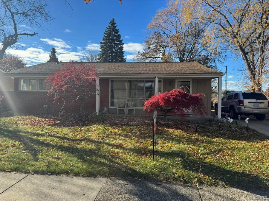 32075 Saint Annes Dr Drive, Warren, MI 48092 - #2