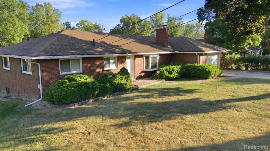 9732 Waterway Drive, Grosse Ile, MI 48138 - #3