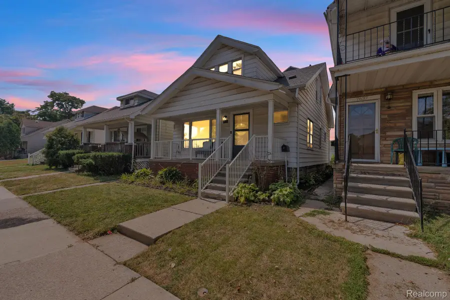 7631 Maple Street, Dearborn, MI 48126 - #2