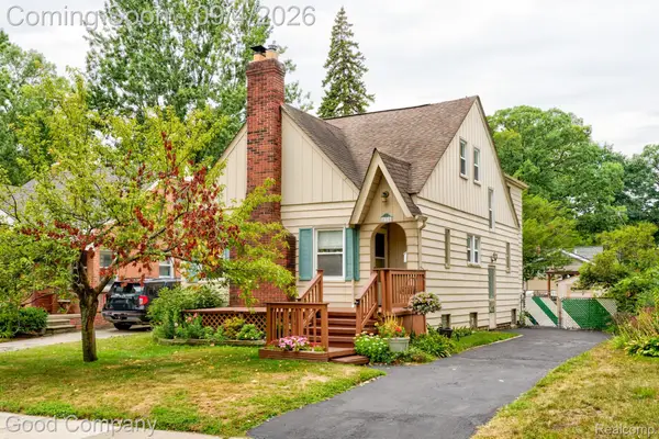 835 Edgewood Drive, RoyalOak, MI 48067