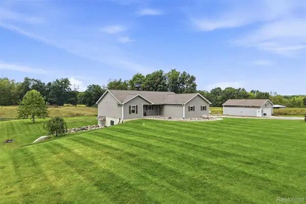 7433 Mabley Hill Road, Fenton, MI 48430