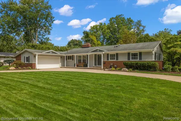 2740 Farmingdale Drive, BloomfieldHills, MI 48301