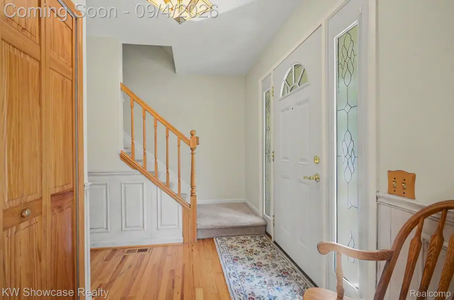 37921 W Meadowhill Drive, Northville, MI 48167 - #3