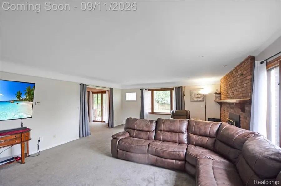 44819 Duffield Avenue, Sterling Heights, MI 48314 - #3