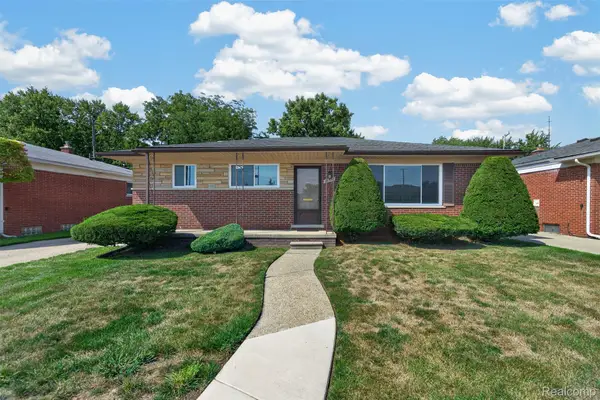 28371 Los Olas Drive, Warren, MI 48093