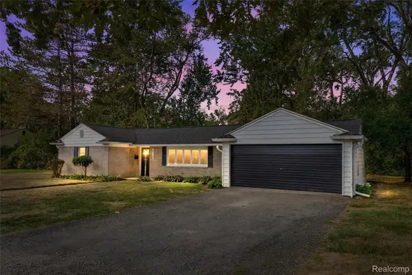 24735 Lathrup Boulevard, Southfield, MI 48075