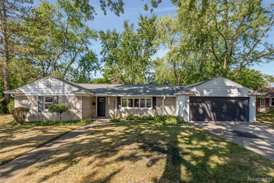 24735 Lathrup Boulevard, Southfield, MI 48075 - #2