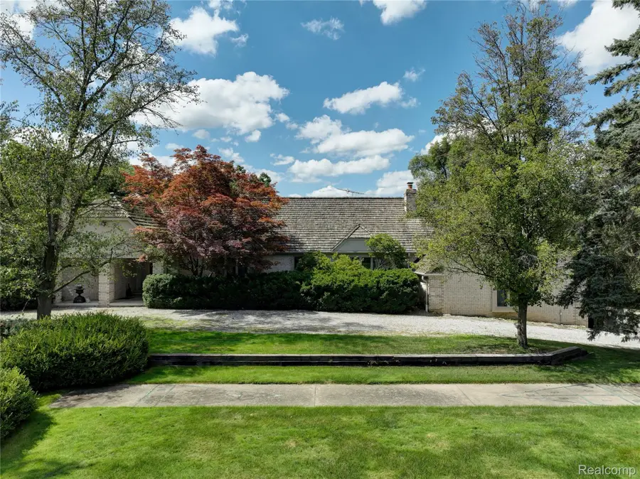 363 Lakewood Drive, Bloomfield Hills, MI 48304 - #2