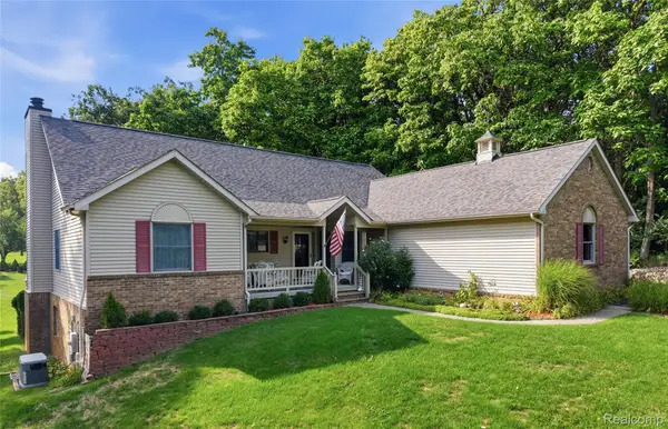 11325 Hartland Road, Fenton, MI 48430