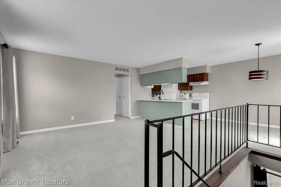 273 Inlet Court, Walled Lake, MI 48390 - #3
