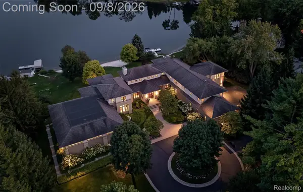 4969 Elmgate Drive, OrchardLake, MI 48324