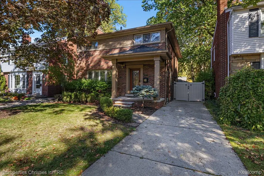1870 Prestwick Road, Grosse Pointe Woods, MI 48236 - #2