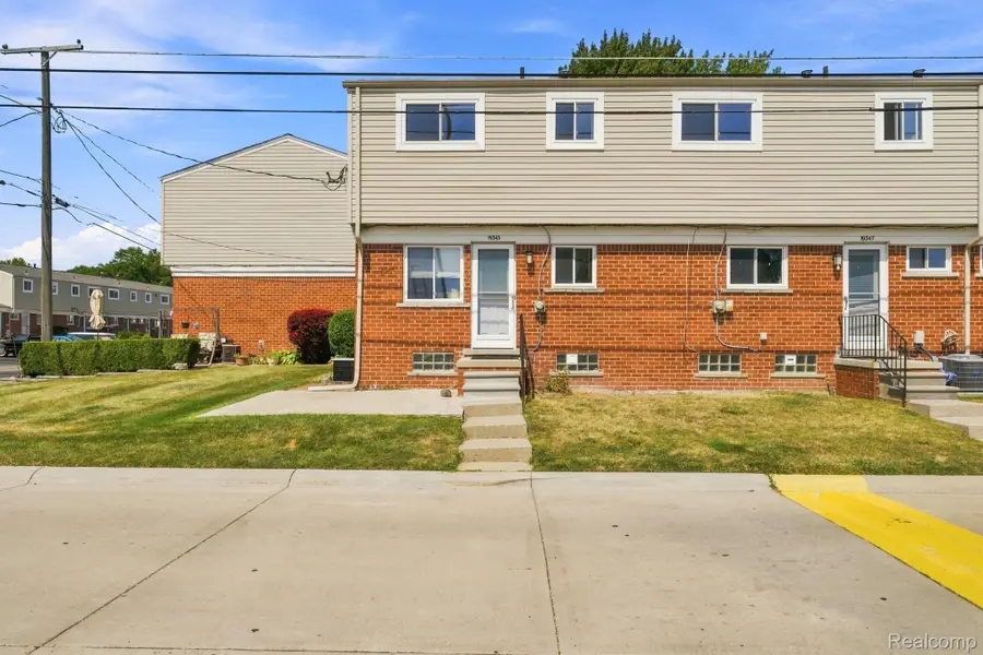 19343 S Highlite Drive, Clinton Township, MI 48035 - #2