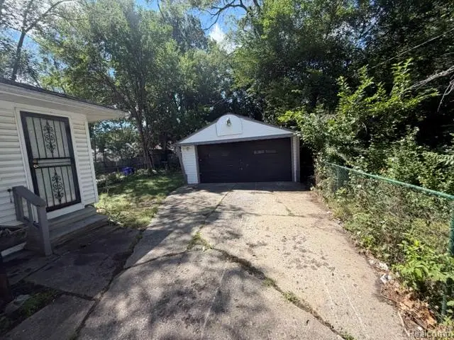 19359 Trinity Street, Detroit, MI 48219 - #2